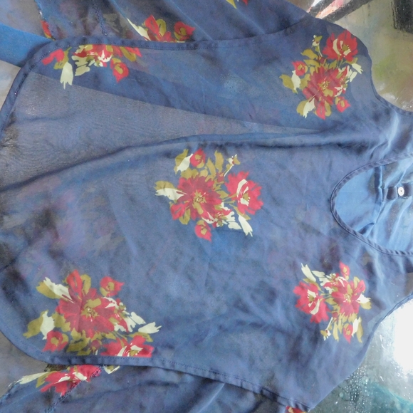 2/15 sheer top - Picture 1 of 2